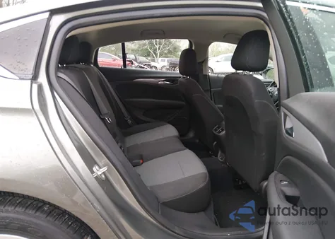 2018 Buick Regal Sportback Preferred z USA, uszkodzony, nr VIN W04GL6SX3J1085733